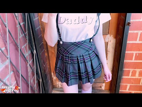 ❤️ Schoolgirl Mengisap penisnya dalam-dalam dan meniduri alih-alih kelas. ❌ Porno pada kami ️❤