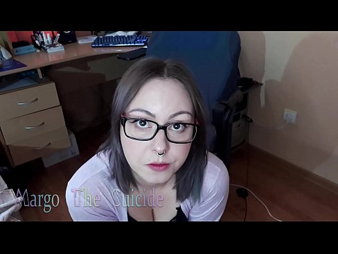 ❤️ Sexy Girl with Glasses Sucks Dildo Deeply on Camera ❌ Porno pada kami ️❤